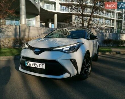 Белый Тойота C-HR, объемом двигателя 1.8 л и пробегом 31 тыс. км за 31000 $, фото 2 на Automoto.ua