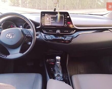 Белый Тойота C-HR, объемом двигателя 1.8 л и пробегом 31 тыс. км за 31000 $, фото 19 на Automoto.ua