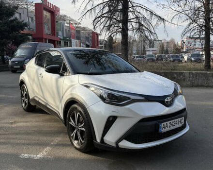 Белый Тойота C-HR, объемом двигателя 1.99 л и пробегом 51 тыс. км за 30500 $, фото 1 на Automoto.ua