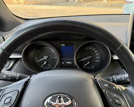 Белый Тойота C-HR, объемом двигателя 1.99 л и пробегом 51 тыс. км за 30500 $, фото 12 на Automoto.ua