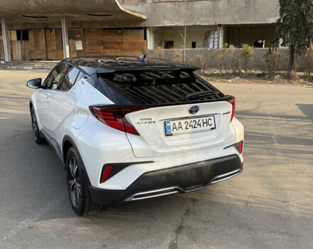 Белый Тойота C-HR, объемом двигателя 1.99 л и пробегом 51 тыс. км за 30500 $, фото 3 на Automoto.ua