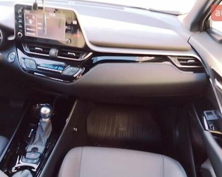 Белый Тойота C-HR, объемом двигателя 1.8 л и пробегом 31 тыс. км за 31000 $, фото 21 на Automoto.ua