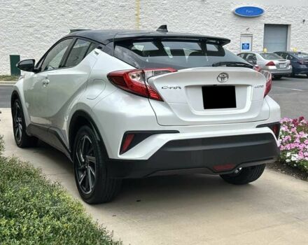 Белый Тойота C-HR, объемом двигателя 2 л и пробегом 25 тыс. км за 11000 $, фото 3 на Automoto.ua