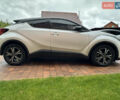 Белый Тойота C-HR, объемом двигателя 1.99 л и пробегом 90 тыс. км за 29700 $, фото 1 на Automoto.ua