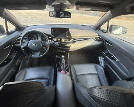 Белый Тойота C-HR, объемом двигателя 1.99 л и пробегом 51 тыс. км за 30500 $, фото 8 на Automoto.ua