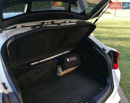 Белый Тойота C-HR, объемом двигателя 1.8 л и пробегом 31 тыс. км за 31000 $, фото 17 на Automoto.ua