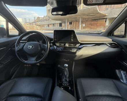 Белый Тойота C-HR, объемом двигателя 1.99 л и пробегом 51 тыс. км за 30500 $, фото 9 на Automoto.ua
