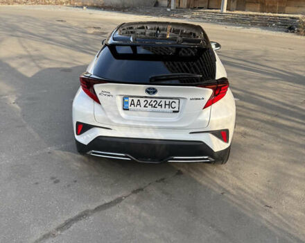 Белый Тойота C-HR, объемом двигателя 1.99 л и пробегом 51 тыс. км за 30500 $, фото 5 на Automoto.ua