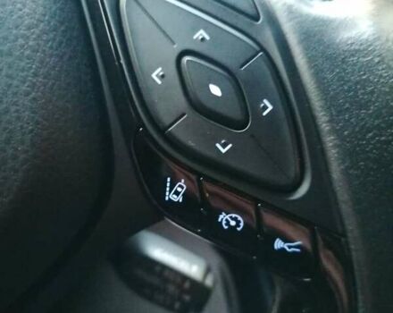 Белый Тойота C-HR, объемом двигателя 1.8 л и пробегом 31 тыс. км за 31000 $, фото 23 на Automoto.ua