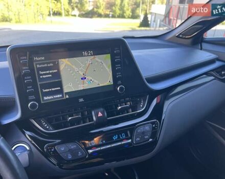 Белый Тойота C-HR, объемом двигателя 1.99 л и пробегом 27 тыс. км за 27500 $, фото 40 на Automoto.ua