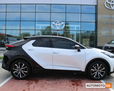 Тойота C-HR 2023 в Черкассах на Automoto.ua Белый Тойота C-HR, объемом двигателя 2 л и пробегом 18 тыс. км за 43173 $, фото 5 на Automoto.ua