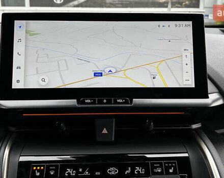 Білий Тойота C-HR, об'ємом двигуна 1.99 л та пробігом 17 тис. км за 43110 $, фото 17 на Automoto.ua