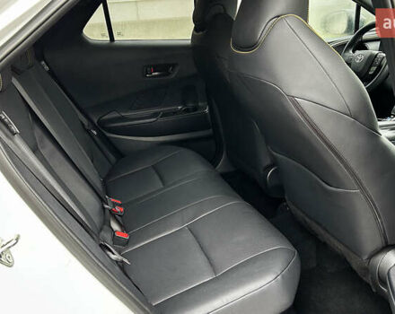 Білий Тойота C-HR, об'ємом двигуна 1.99 л та пробігом 17 тис. км за 43110 $, фото 14 на Automoto.ua