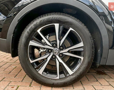 Білий Тойота C-HR, об'ємом двигуна 1.99 л та пробігом 17 тис. км за 43110 $, фото 9 на Automoto.ua