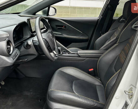 Білий Тойота C-HR, об'ємом двигуна 1.99 л та пробігом 17 тис. км за 43110 $, фото 15 на Automoto.ua