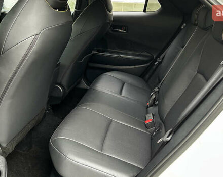 Білий Тойота C-HR, об'ємом двигуна 1.99 л та пробігом 17 тис. км за 43110 $, фото 16 на Automoto.ua