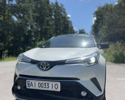 Белый Тойота C-HR, объемом двигателя 1.2 л и пробегом 81 тыс. км за 19000 $, фото 1 на Automoto.ua