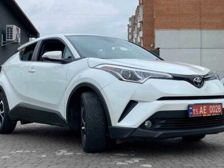 Белый Тойота C-HR, объемом двигателя 2 л и пробегом 51 тыс. км за 16300 $, фото 1 на Automoto.ua