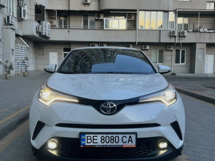 Тойота C-HR 2017 в Николаеве на Automoto.ua Белый Тойота C-HR, объемом двигателя 1.2 л и пробегом 129 тыс. км за 18999 $, фото 1 на Automoto.ua
