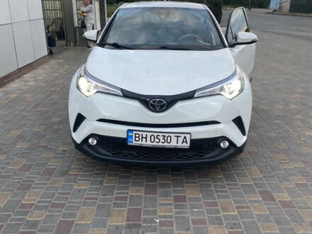 Тойота C-HR 2017 в Одессе на Automoto.ua Белый Тойота C-HR, объемом двигателя 1.99 л и пробегом 90 тыс. км за 16200 $, фото 1 на Automoto.ua