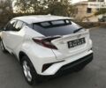 Белый Тойота C-HR, объемом двигателя 1.2 л и пробегом 37 тыс. км за 20700 $, фото 1 на Automoto.ua