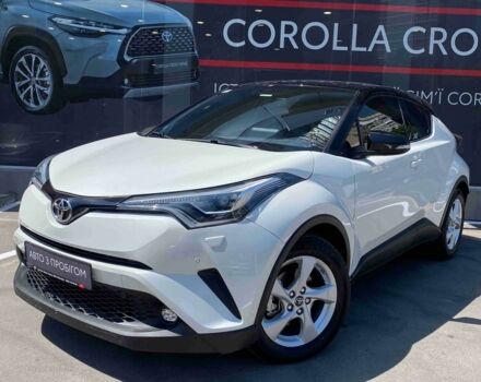 Белый Тойота C-HR, объемом двигателя 1.2 л и пробегом 27 тыс. км за 20745 $, фото 1 на Automoto.ua