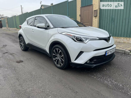 Белый Тойота C-HR, объемом двигателя 2 л и пробегом 47 тыс. км за 19900 $, фото 1 на Automoto.ua