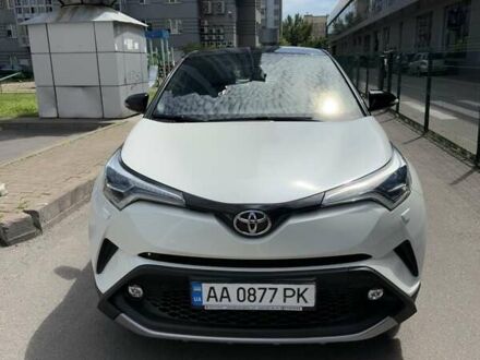 Тойота C-HR 2017 в Киеве на Automoto.ua Белый Тойота C-HR, объемом двигателя 1.2 л и пробегом 63 тыс. км за 20000 $, фото 1 на Automoto.ua