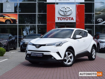 Білий Тойота C-HR, об'ємом двигуна 2 л та пробігом 62 тис. км за 19800 $, фото 1 на Automoto.ua