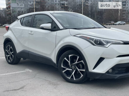 Білий Тойота C-HR, об'ємом двигуна 1.99 л та пробігом 86 тис. км за 18300 $, фото 1 на Automoto.ua