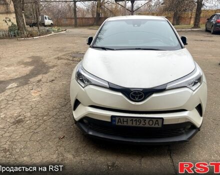 Белый Тойота C-HR, объемом двигателя 2 л и пробегом 42 тыс. км за 17000 $, фото 1 на Automoto.ua