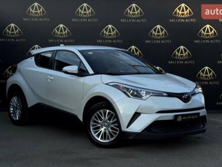 Тойота C-HR 2018 в Киеве на Automoto.ua Белый Тойота C-HR, объемом двигателя 1.99 л и пробегом 100 тыс. км за 17100 $, фото 1 на Automoto.ua