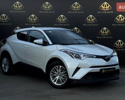 Белый Тойота C-HR, объемом двигателя 1.99 л и пробегом 100 тыс. км за 17100 $, фото 1 на Automoto.ua