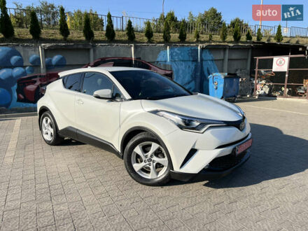 Тойота C-HR 2018 в Трускавце на Automoto.ua Белый Тойота C-HR, объемом двигателя 1.8 л и пробегом 144 тыс. км за 21900 $, фото 1 на Automoto.ua