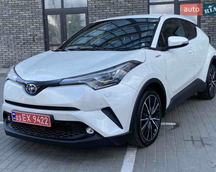 Білий Тойота C-HR, об'ємом двигуна 1.8 л та пробігом 131 тис. км за 22300 $, фото 1 на Automoto.ua