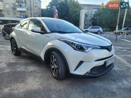Тойота C-HR 2018 у Хмельницькому на Automoto.ua Білий Тойота C-HR, об'ємом двигуна 1.8 л та пробігом 75 тис. км за 22000 $, фото 1 на Automoto.ua