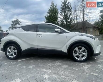 Білий Тойота C-HR, об'ємом двигуна 1.99 л та пробігом 55 тис. км за 24999 $, фото 1 на Automoto.ua