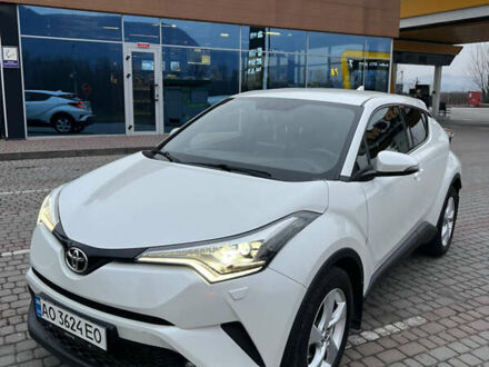 Тойота C-HR 2018 в Тячеве на Automoto.ua Белый Тойота C-HR, объемом двигателя 1.99 л и пробегом 65 тыс. км за 22000 $, фото 1 на Automoto.ua