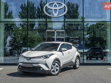 Тойота C-HR 2018 у Дніпро (Дніпропетровську) на Automoto.ua Білий Тойота C-HR, об'ємом двигуна 1.2 л та пробігом 121 тис. км за 19619 $, фото 1 на Automoto.ua