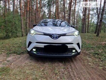 Білий Тойота C-HR, об'ємом двигуна 1.8 л та пробігом 26 тис. км за 27500 $, фото 1 на Automoto.ua