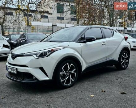 Белый Тойота C-HR, объемом двигателя 1.99 л и пробегом 59 тыс. км за 19500 $, фото 1 на Automoto.ua