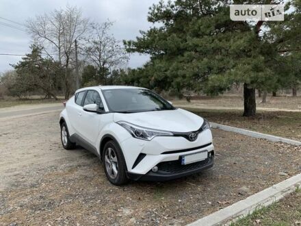 Білий Тойота C-HR, об'ємом двигуна 1.2 л та пробігом 32 тис. км за 23900 $, фото 1 на Automoto.ua