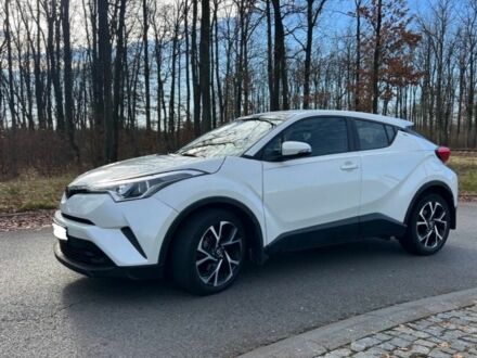 Белый Тойота C-HR, объемом двигателя 2 л и пробегом 58 тыс. км за 10000 $, фото 1 на Automoto.ua