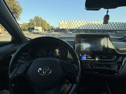 Тойота C-HR 2019 у Одесі на Automoto.ua Білий Тойота C-HR, об'ємом двигуна 1.8 л та пробігом 105 тис. км за 25000 $, фото 1 на Automoto.ua