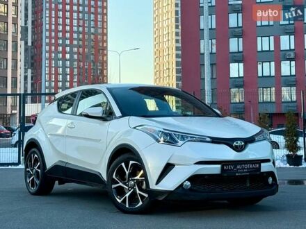Белый Тойота C-HR, объемом двигателя 2 л и пробегом 55 тыс. км за 17900 $, фото 1 на Automoto.ua