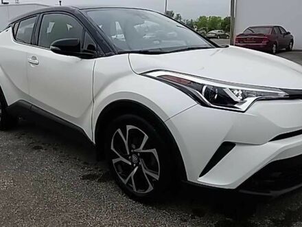 Белый Тойота C-HR, объемом двигателя 2 л и пробегом 101 тыс. км за 14300 $, фото 1 на Automoto.ua