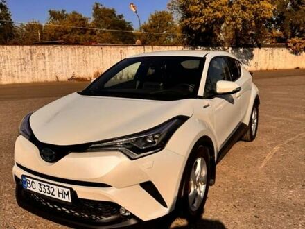 Тойота C-HR 2019 в Киеве на Automoto.ua Белый Тойота C-HR, объемом двигателя 1.8 л и пробегом 42 тыс. км за 22000 $, фото 1 на Automoto.ua
