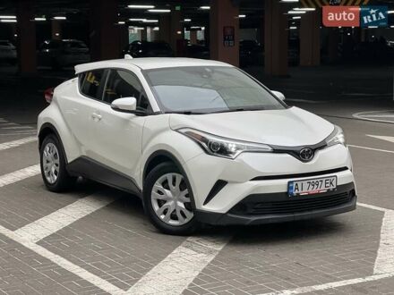Тойота C-HR 2019 в Киеве на Automoto.ua Белый Тойота C-HR, объемом двигателя 1.99 л и пробегом 66 тыс. км за 19300 $, фото 1 на Automoto.ua