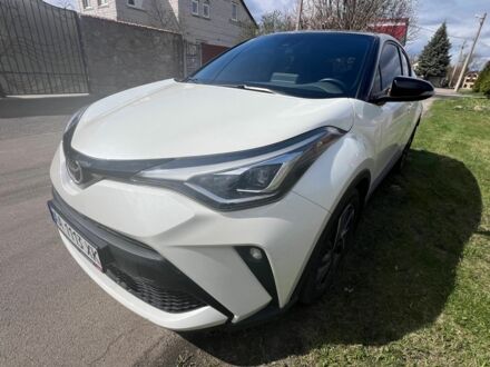 Белый Тойота C-HR, объемом двигателя 2 л и пробегом 30 тыс. км за 19000 $, фото 1 на Automoto.ua