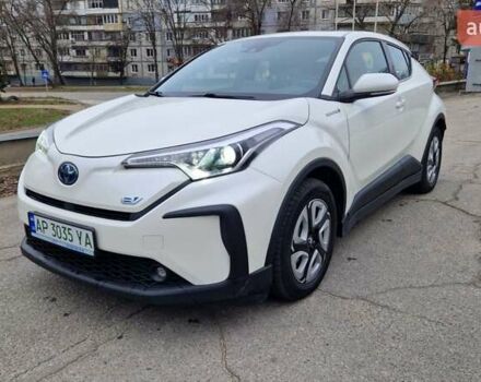 Белый Тойота C-HR, объемом двигателя 0 л и пробегом 76 тыс. км за 16800 $, фото 1 на Automoto.ua